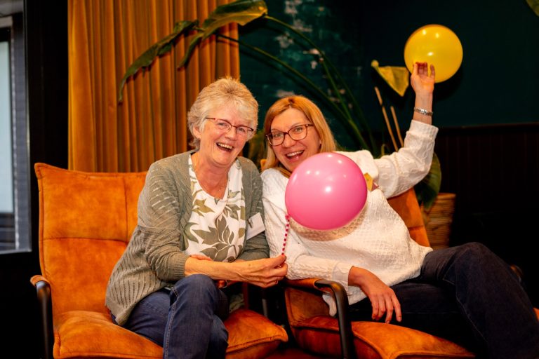 “Soms communiceren we letterlijk met onze handen en voeten, maar we begrijpen elkaar heel goed”